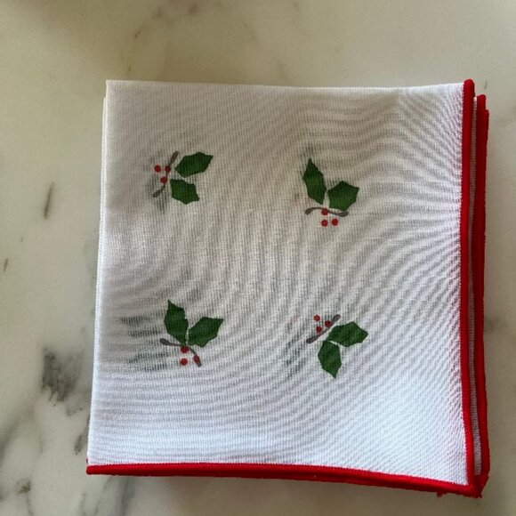 Lot of 30 Cloth Christmas/Holiday Napkins: 18 Dinner & 12 Cocktail Size - Picture 4 of 4